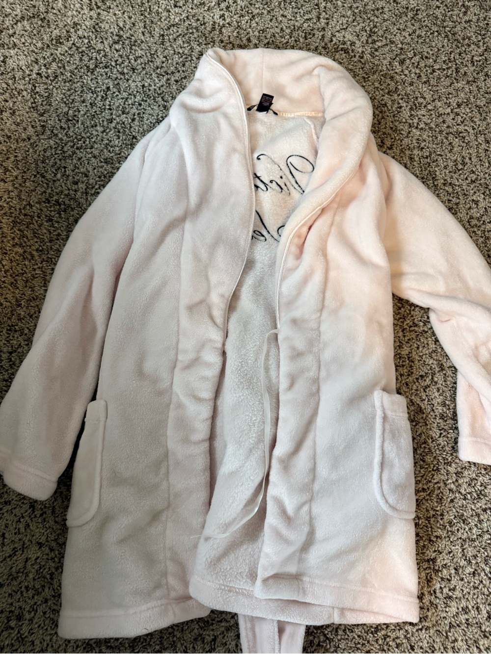 Victoria's Secret Plush Hooded Robe in Light Pink